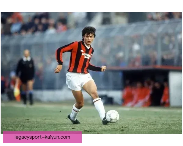 马尔蒂尼在球场上的表现稳健，持续巩固足球传奇地位。