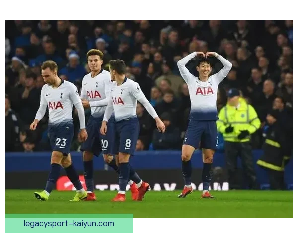 英超赛季回顾：争冠格局演变与球队表现走势分析